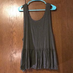 Flowy tank